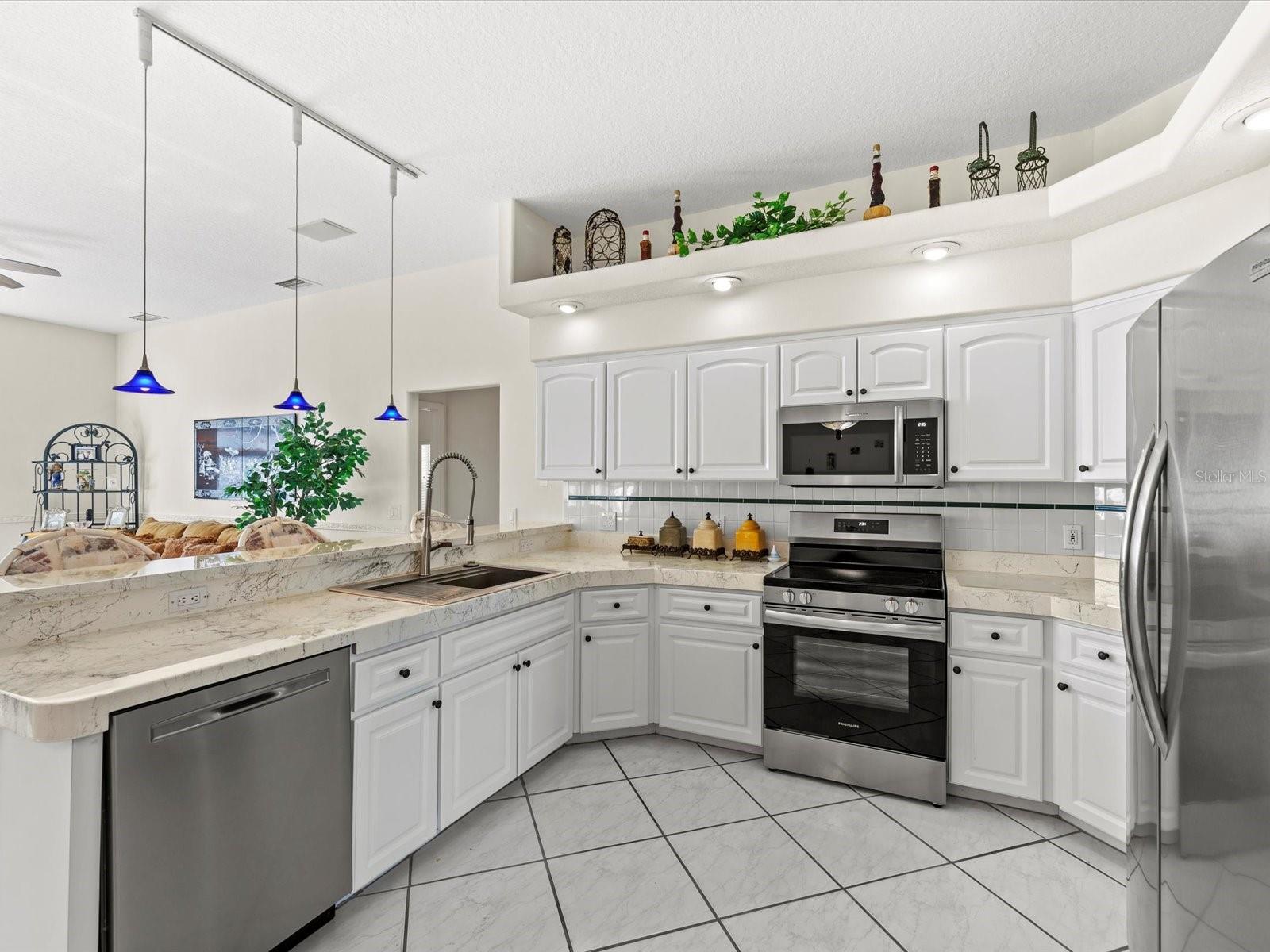 8704 CYPRESS LAKES BLVD, NEW PORT RICHEY, FL, 34653