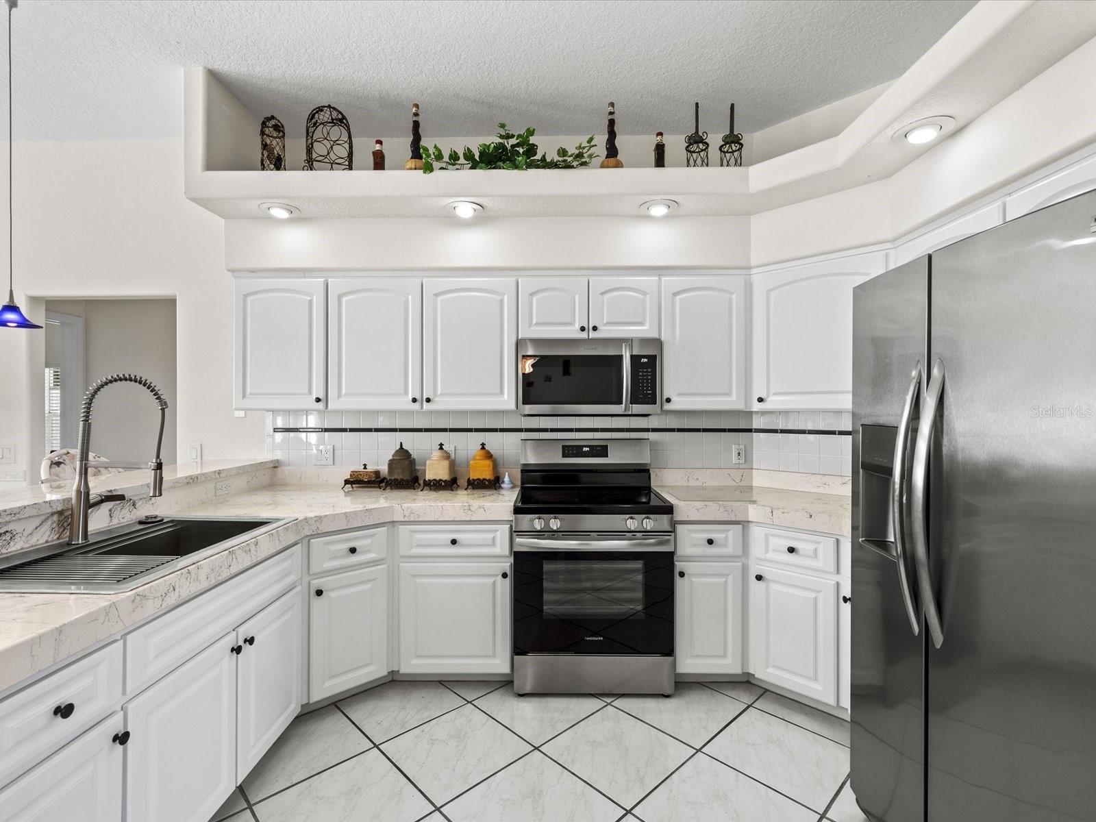 8704 CYPRESS LAKES BLVD, NEW PORT RICHEY, FL, 34653