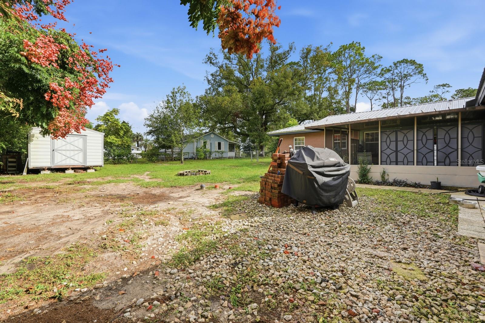 930 N AMELIA AVE, DELAND, FL, 32724