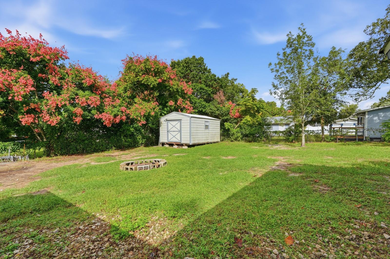 930 N AMELIA AVE, DELAND, FL, 32724