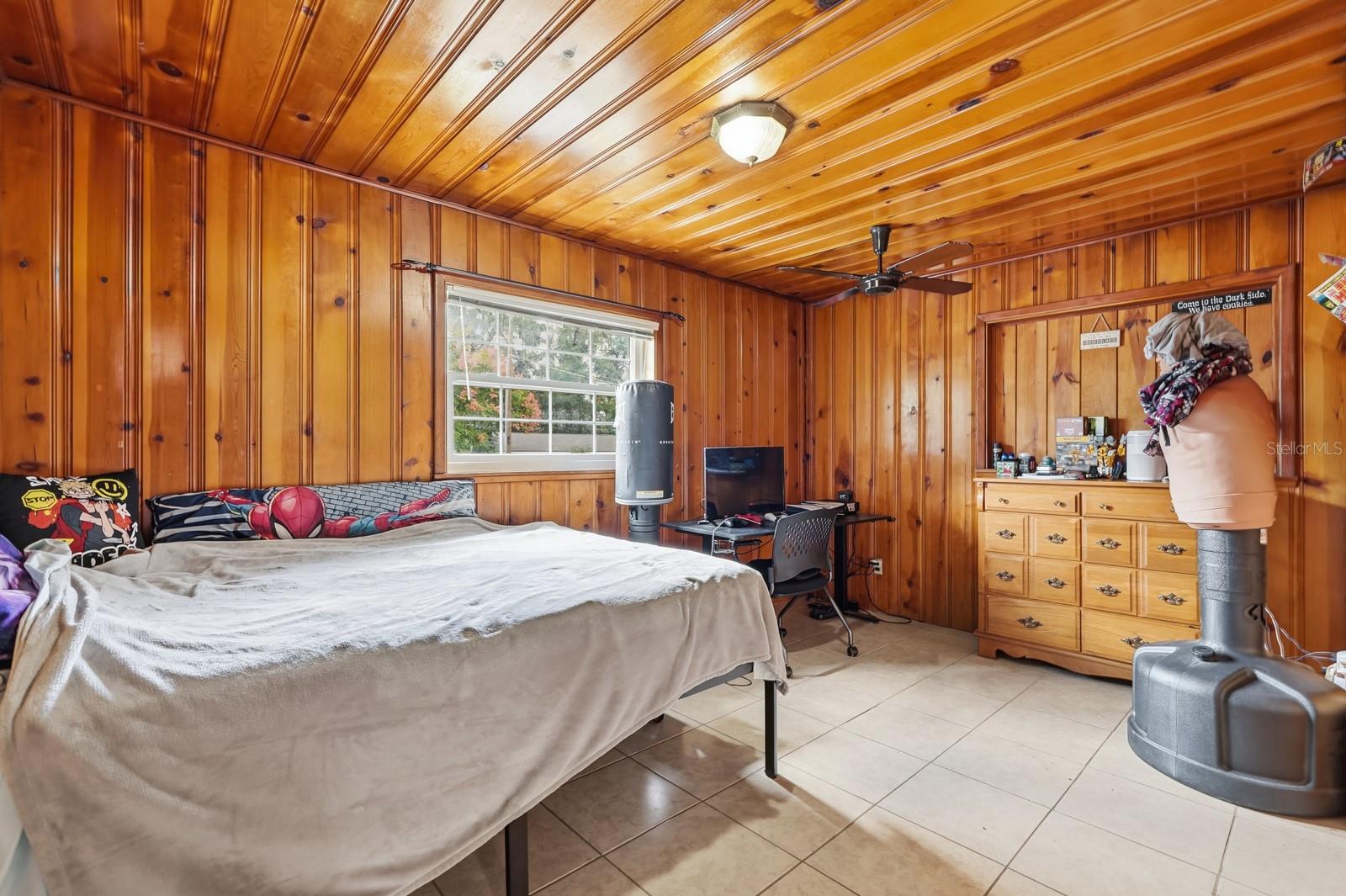 930 N AMELIA AVE, DELAND, FL, 32724