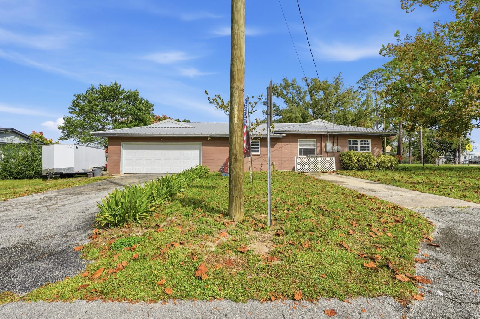 930 N AMELIA AVE, DELAND, FL, 32724