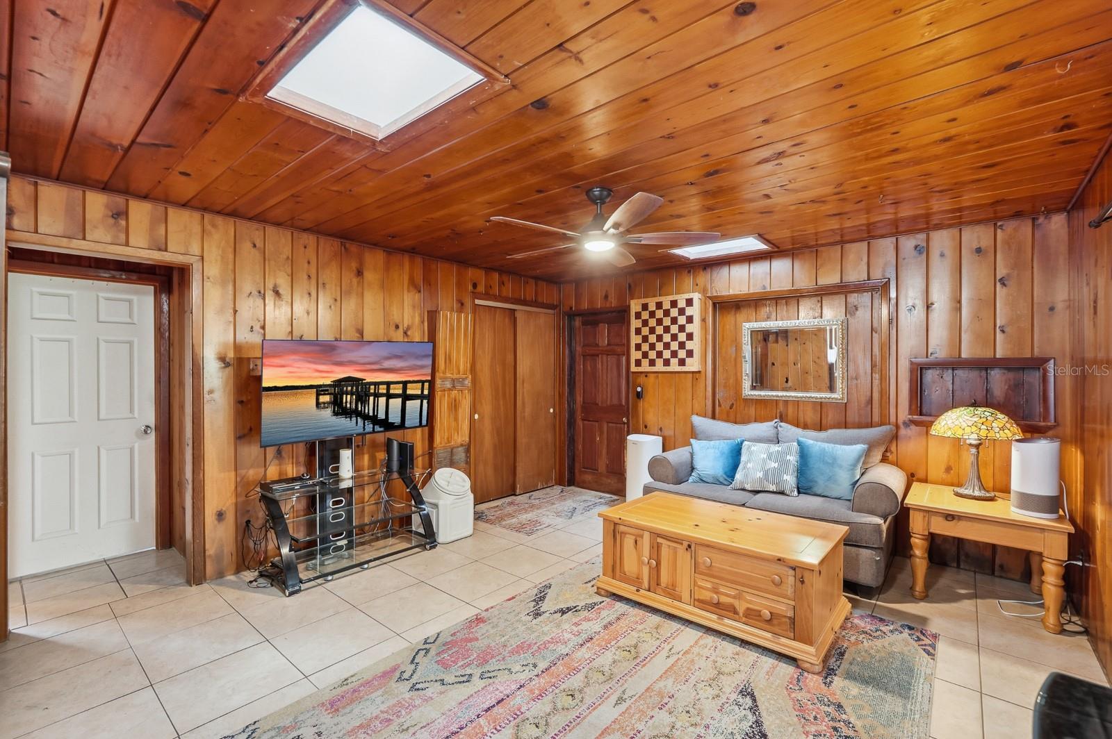 930 N AMELIA AVE, DELAND, FL, 32724