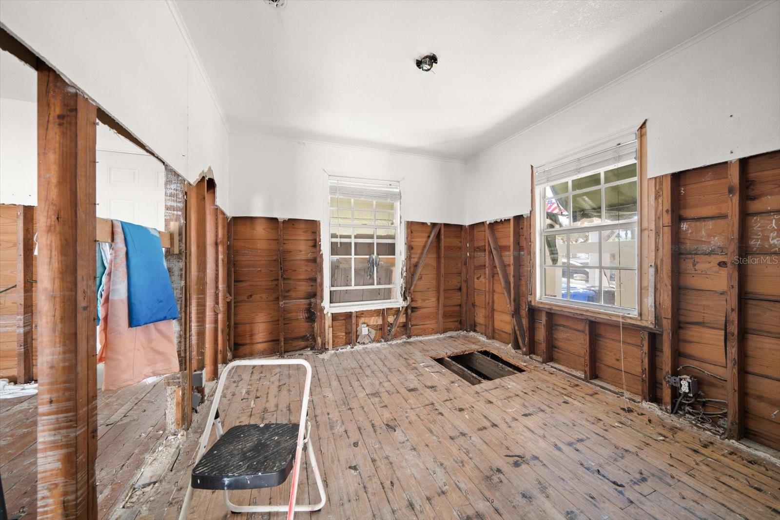 24 80TH TER, TREASURE ISLAND, FL, 33706