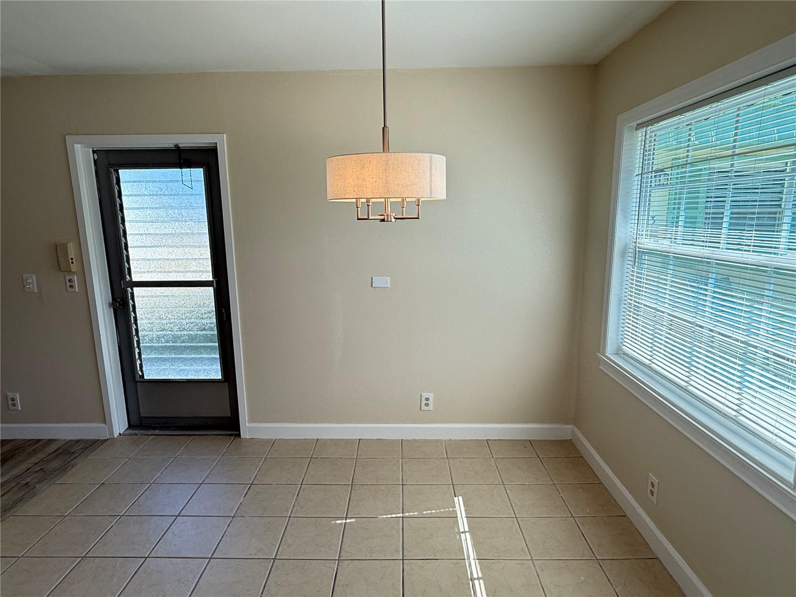 101 CAMBRIDGE TRL #212, SUN CITY CENTER, FL, 33573