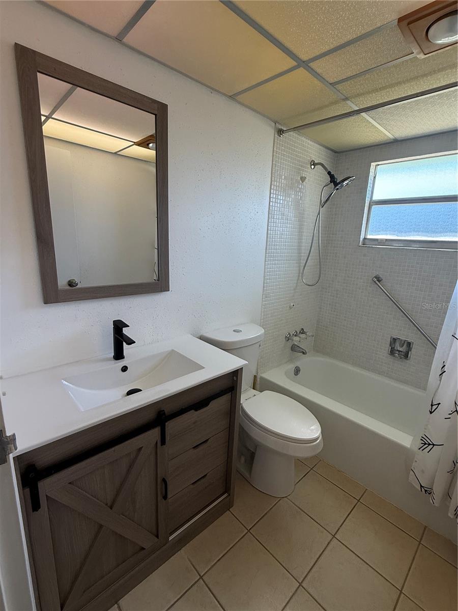 101 CAMBRIDGE TRL #212, SUN CITY CENTER, FL, 33573