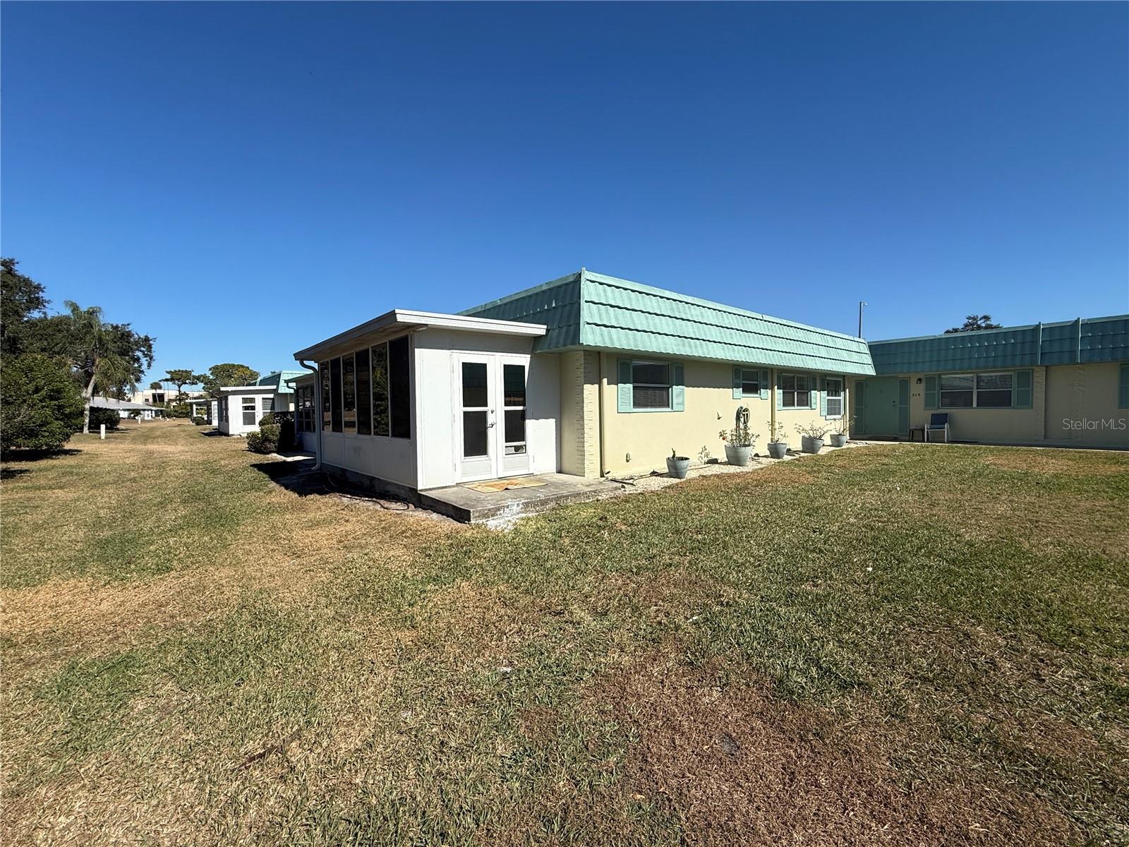 101 CAMBRIDGE TRL #212, SUN CITY CENTER, FL, 33573