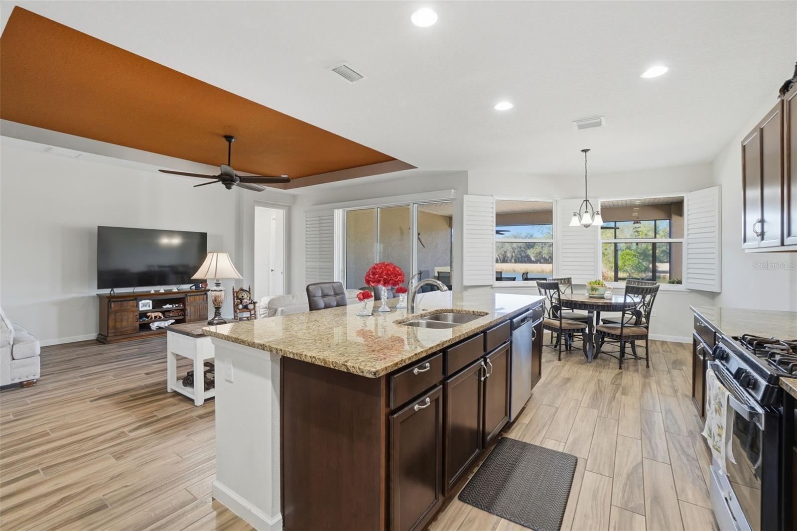 1102 VICTORIA HILLS DR S, DELAND, FL, 32724