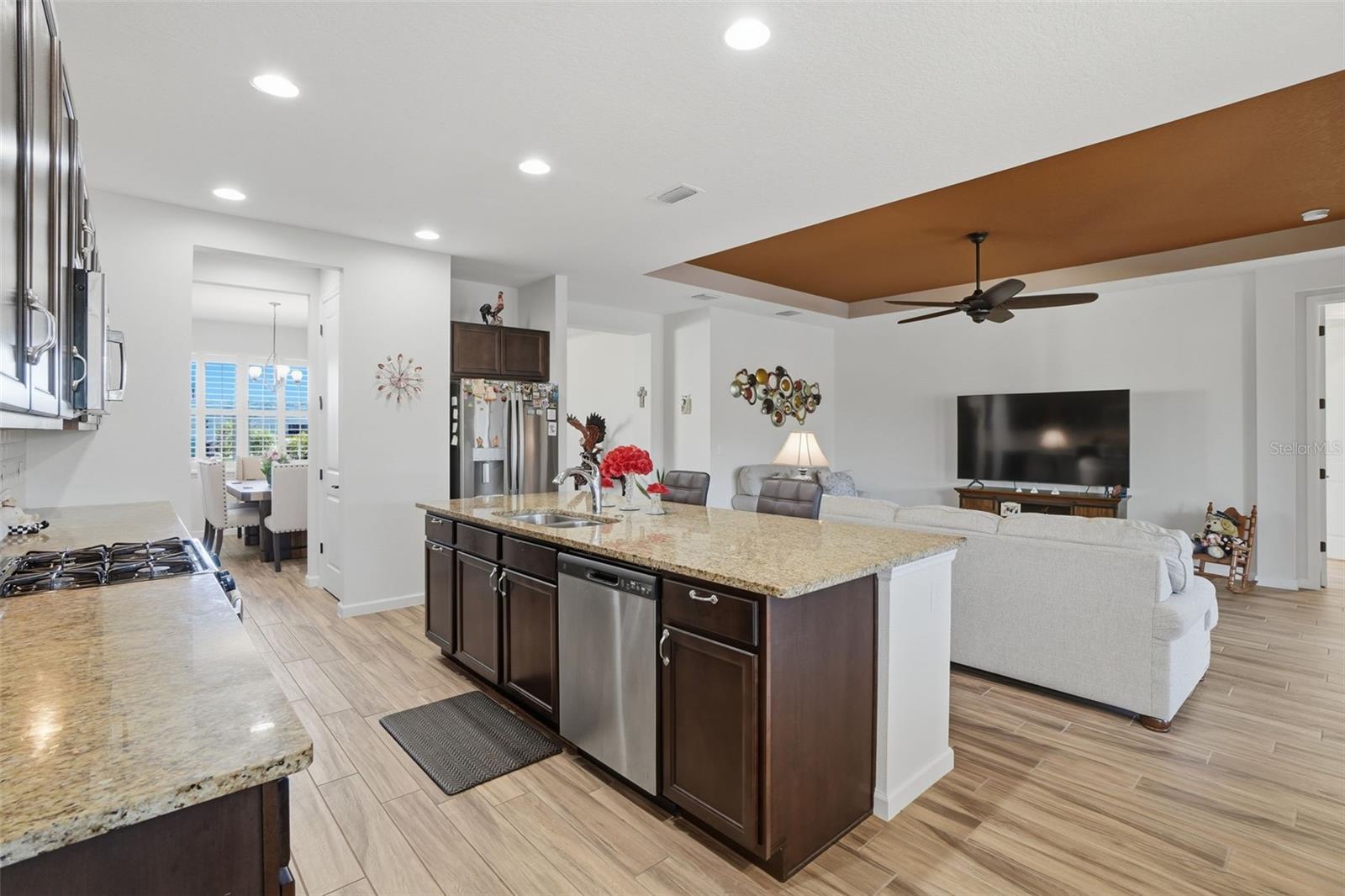 1102 VICTORIA HILLS DR S, DELAND, FL, 32724