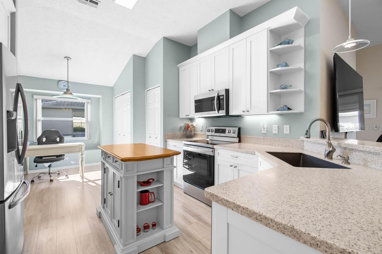 1025 NEW WINSOR LOOP #28, SUN CITY CENTER, FL, 33573