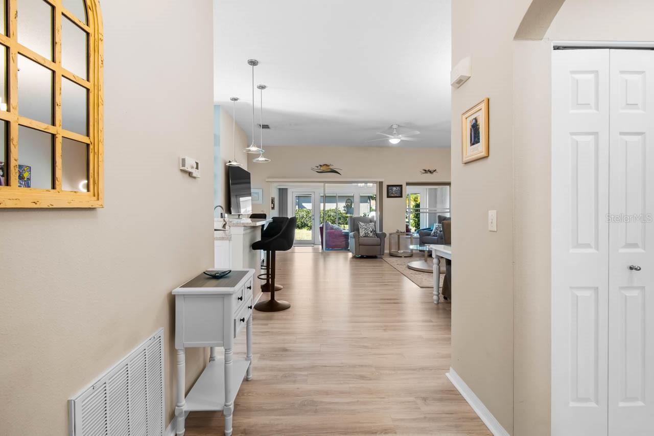 1025 NEW WINSOR LOOP #28, SUN CITY CENTER, FL, 33573