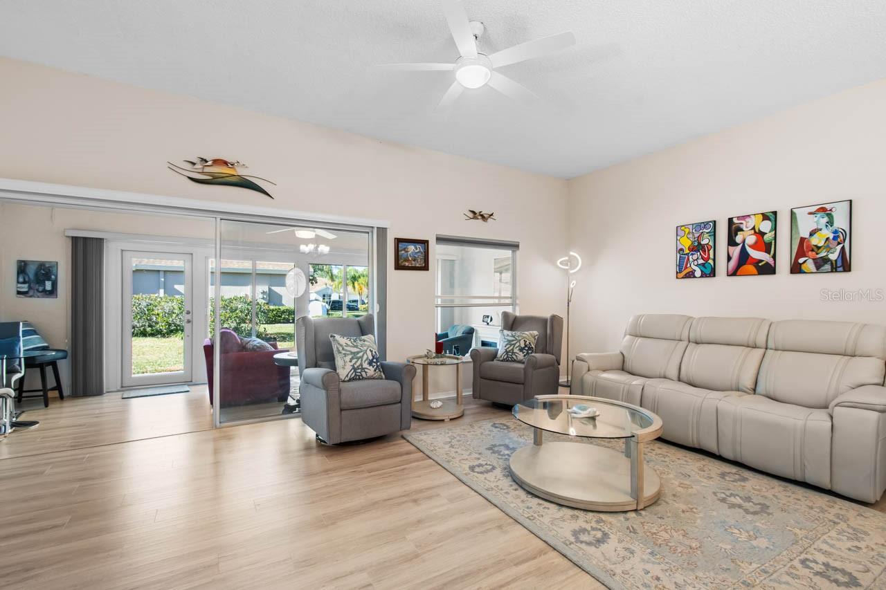 1025 NEW WINSOR LOOP #28, SUN CITY CENTER, FL, 33573