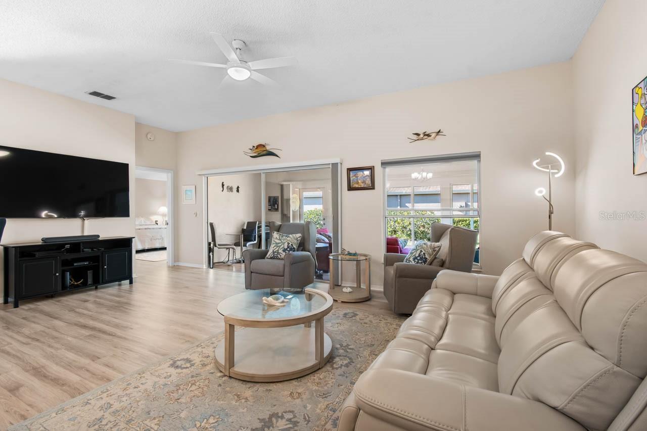 1025 NEW WINSOR LOOP #28, SUN CITY CENTER, FL, 33573