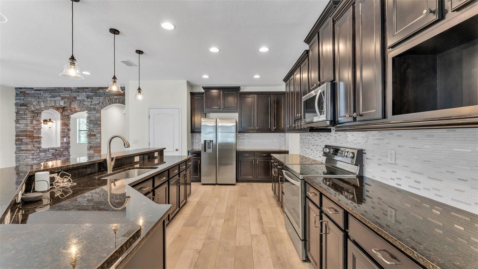 3939 SUNSET LAKE DR, LAKELAND, FL, 33810