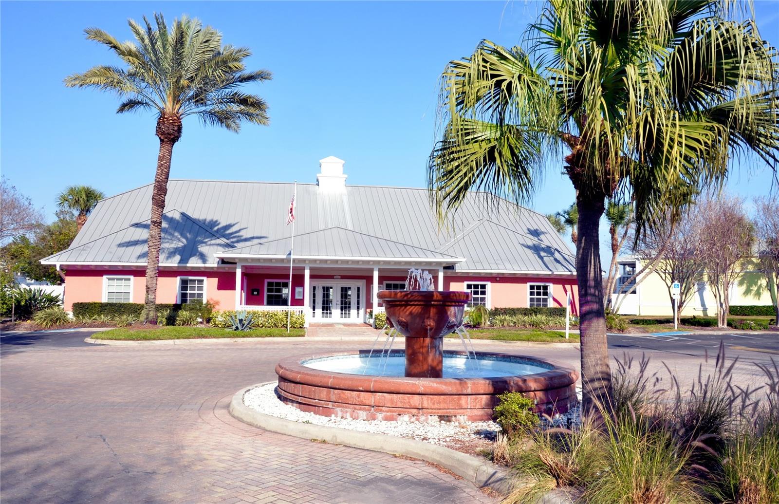 Waterside North's Fountain and Clubhouse