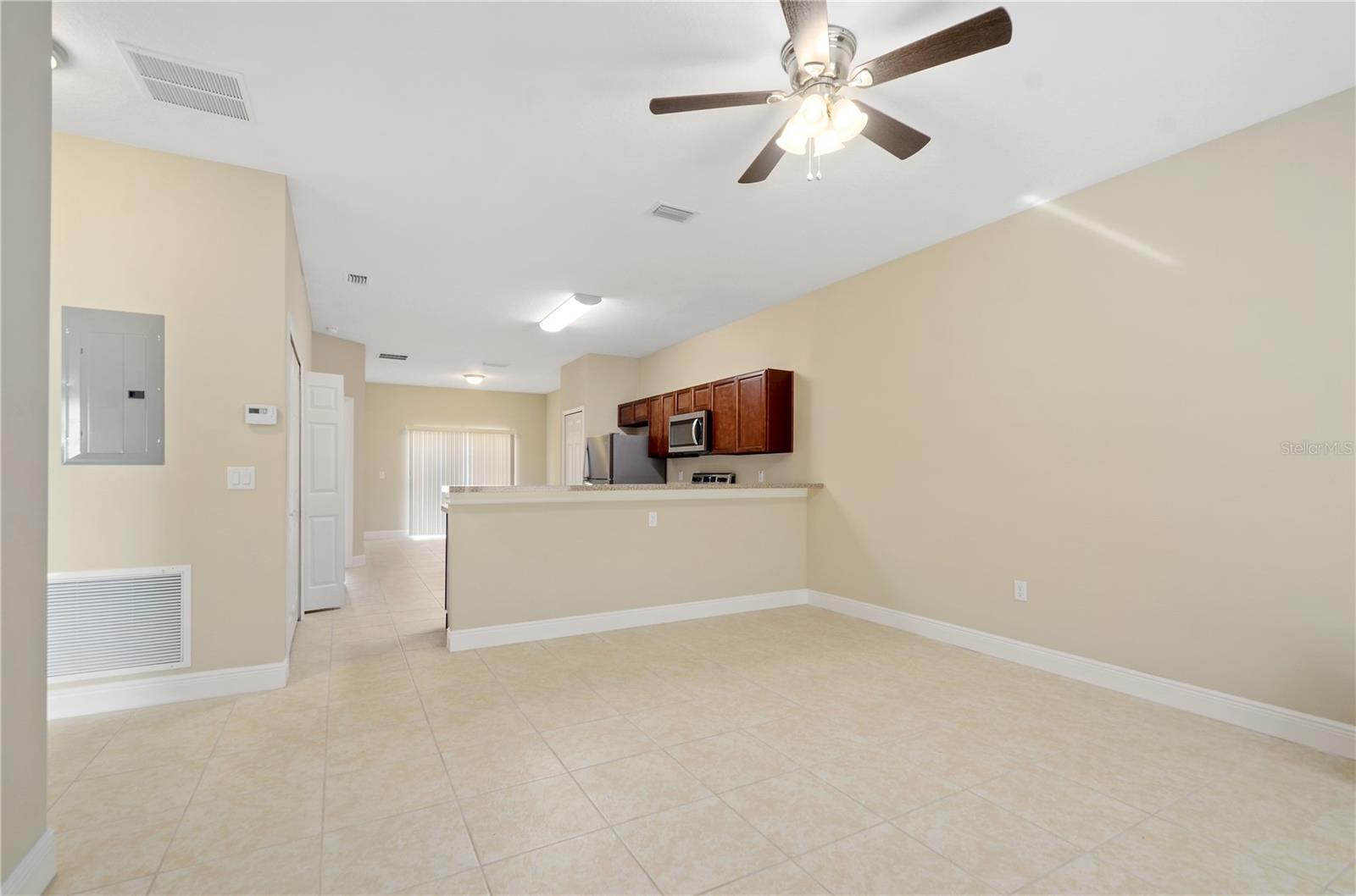 411 BLACKBIRD WAY #B, KISSIMMEE, FL, 34759