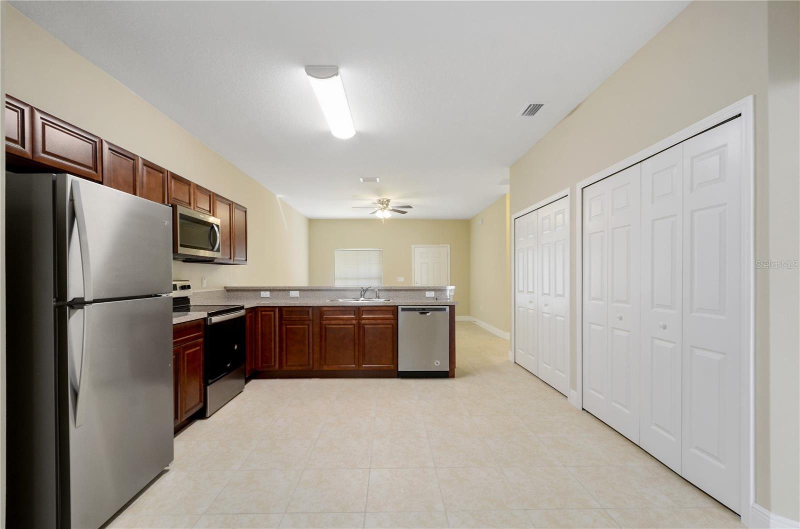 411 BLACKBIRD WAY #B, KISSIMMEE, FL, 34759