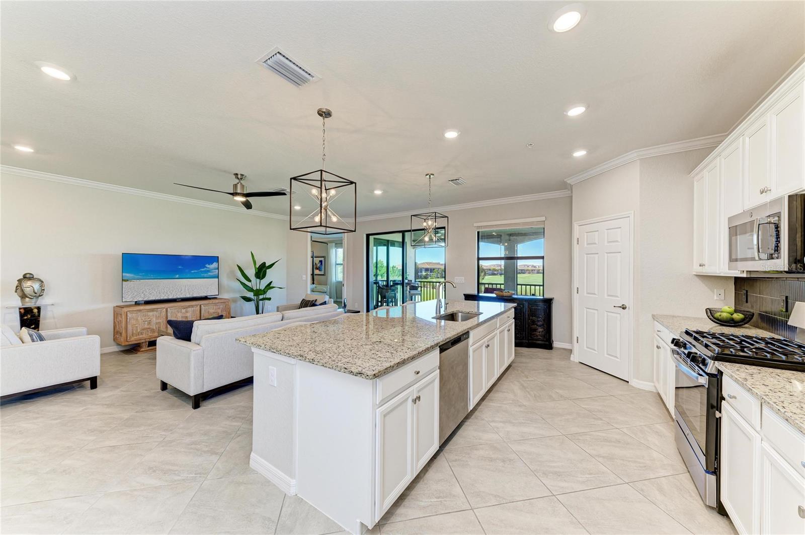 6076 WORSHAM LN #103, BRADENTON, FL, 34211