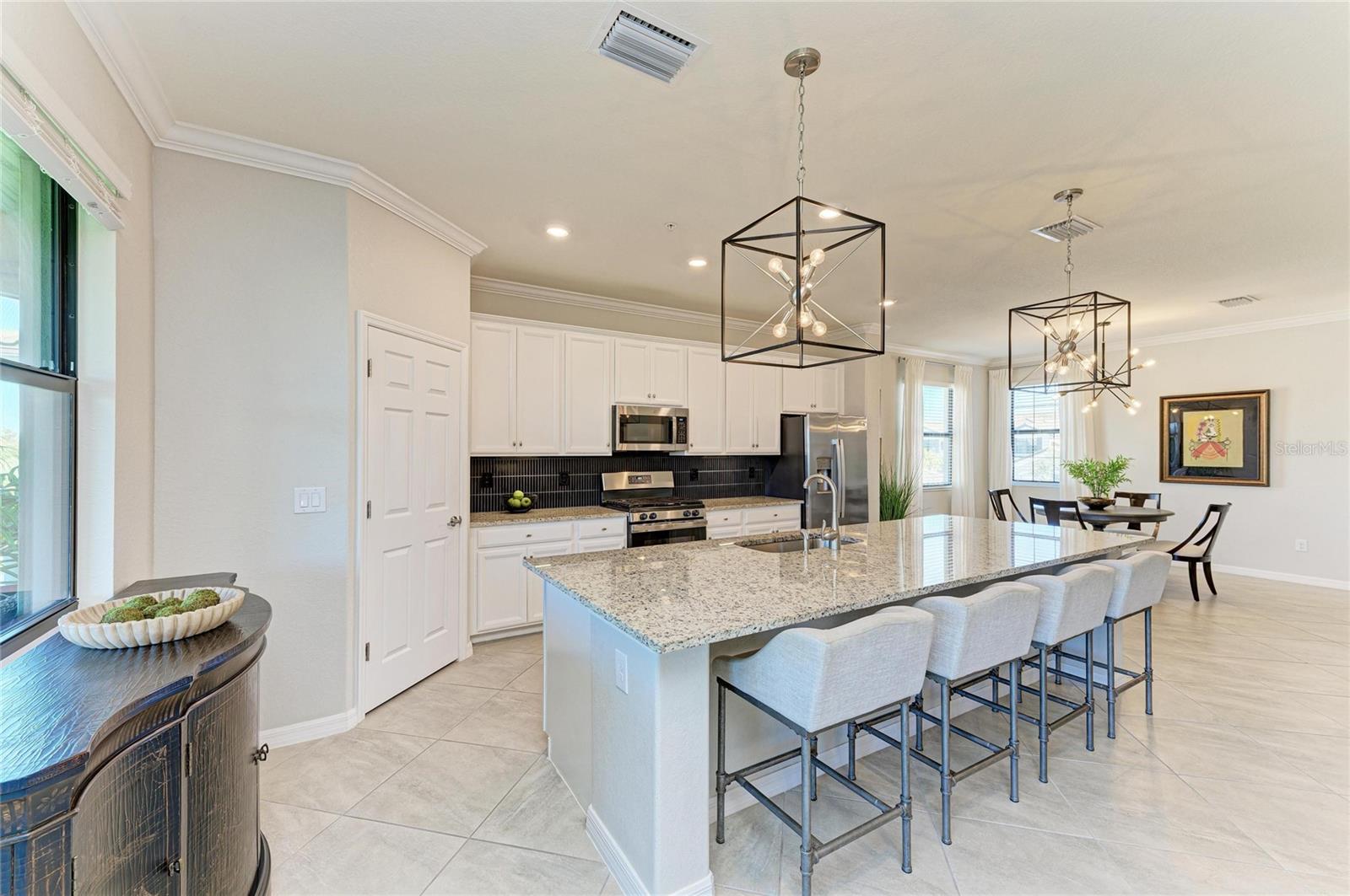 6076 WORSHAM LN #103, BRADENTON, FL, 34211