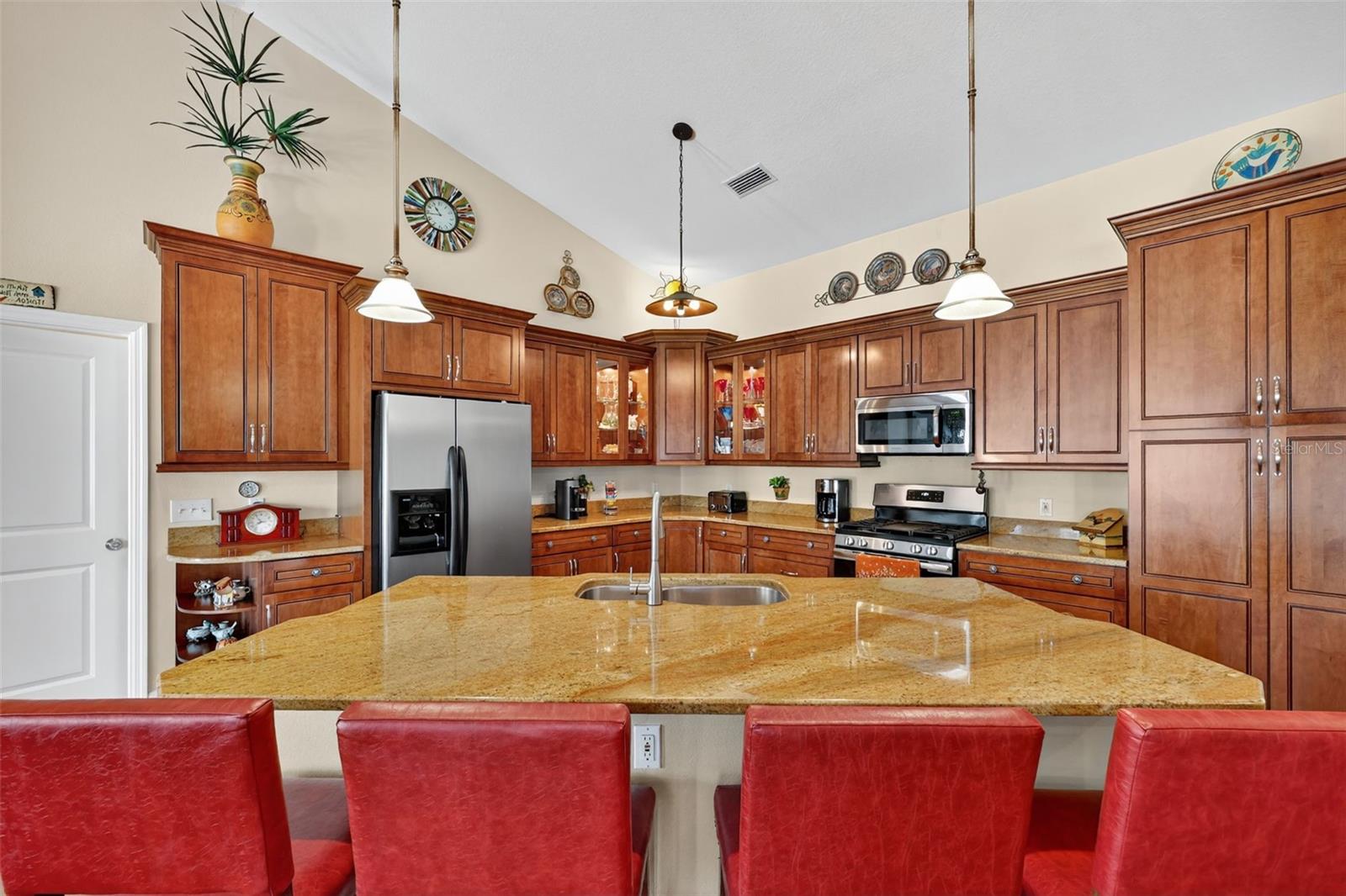 8027 EHREN CUTOFF, LAND O LAKES, FL, 34639