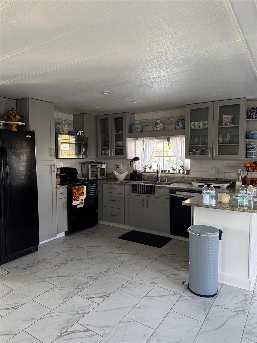 O6377806 Property Photo