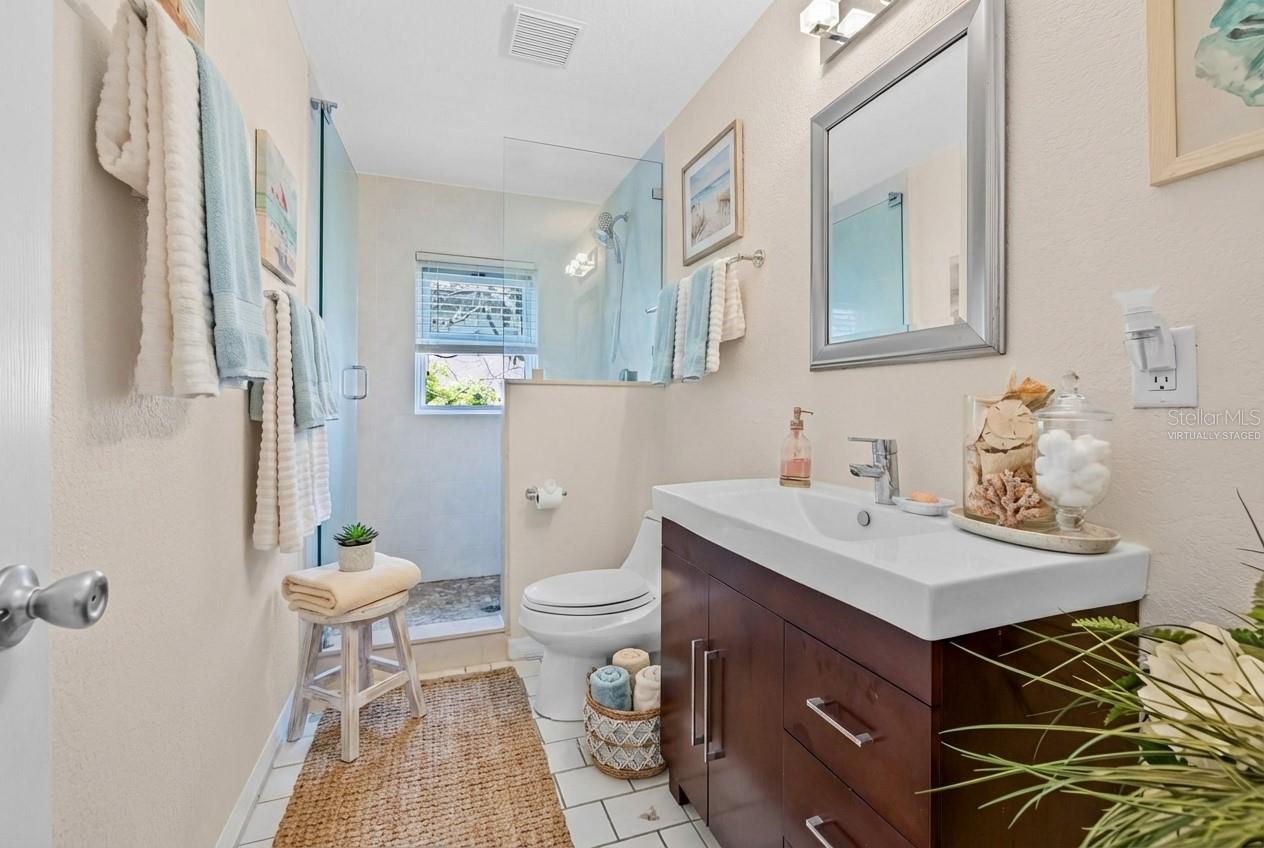 TB8470030 Property Photo