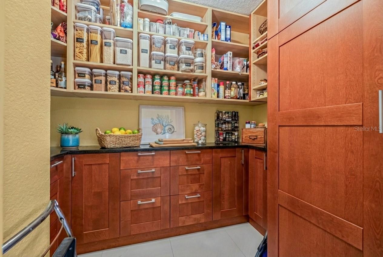 TB8470030 Property Photo