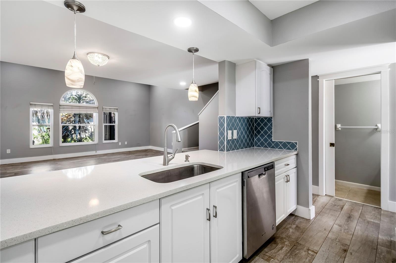 1684 FRY CT, DUNEDIN, FL, 34698