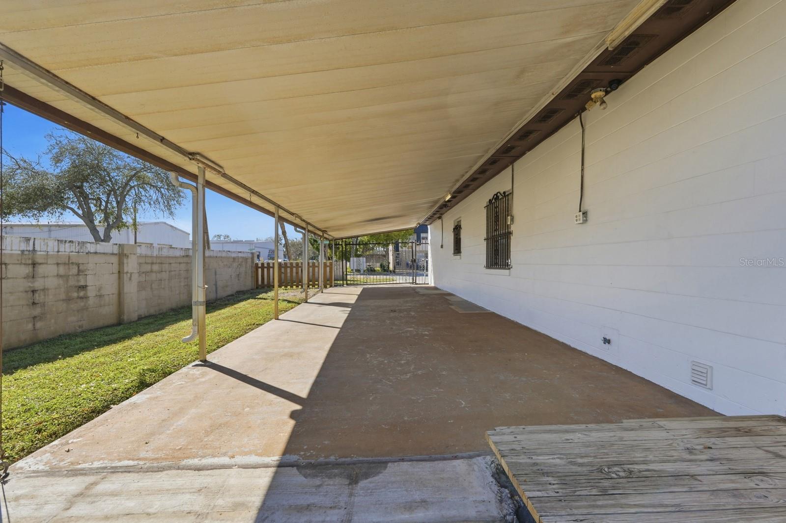 903 W MILLARD CT, DAYTONA BEACH, FL, 32117