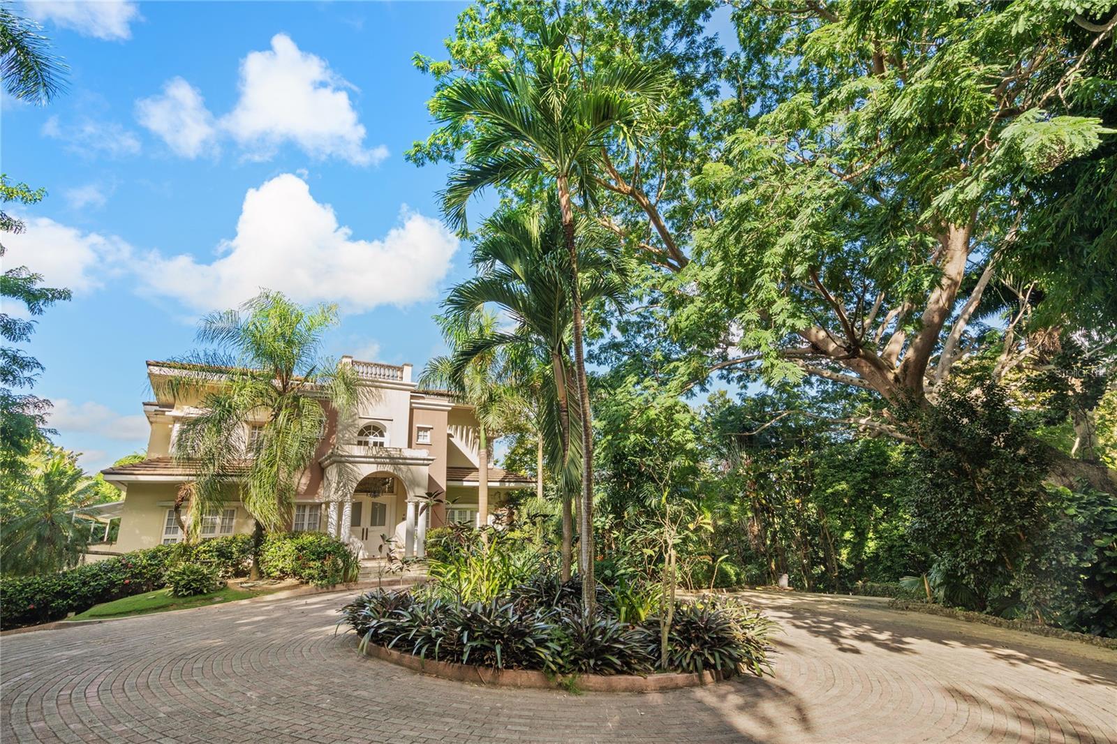 PR9118890 Property Photo