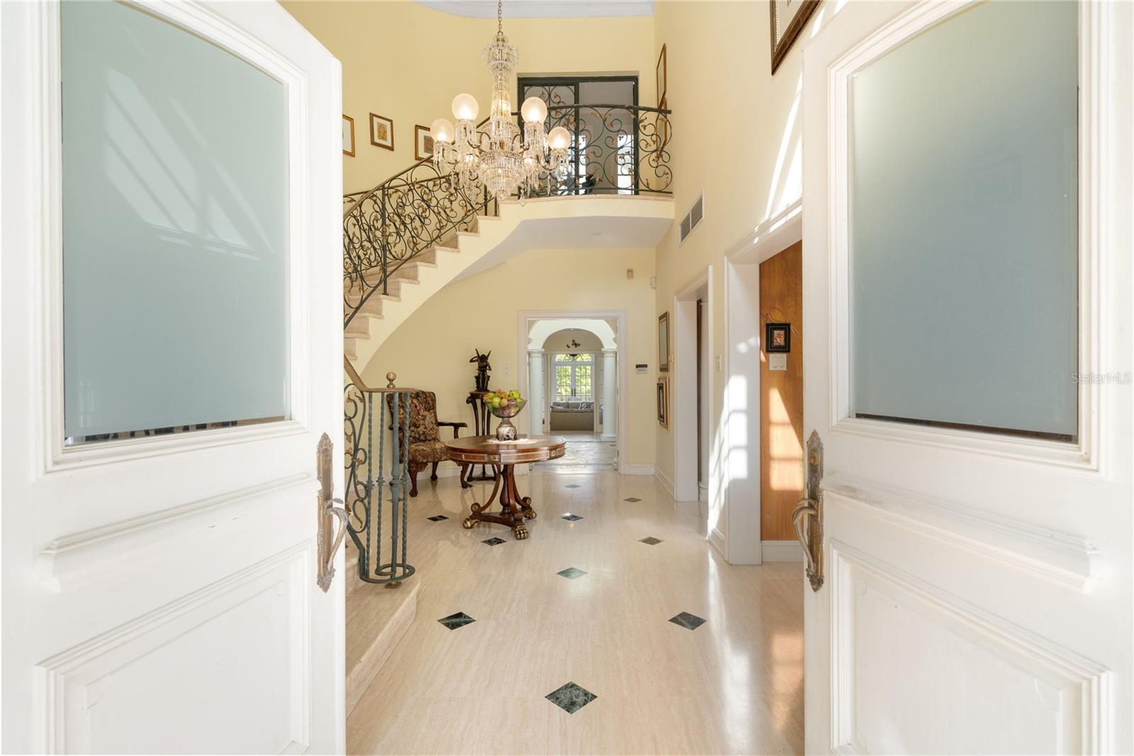 PR9118890 Property Photo