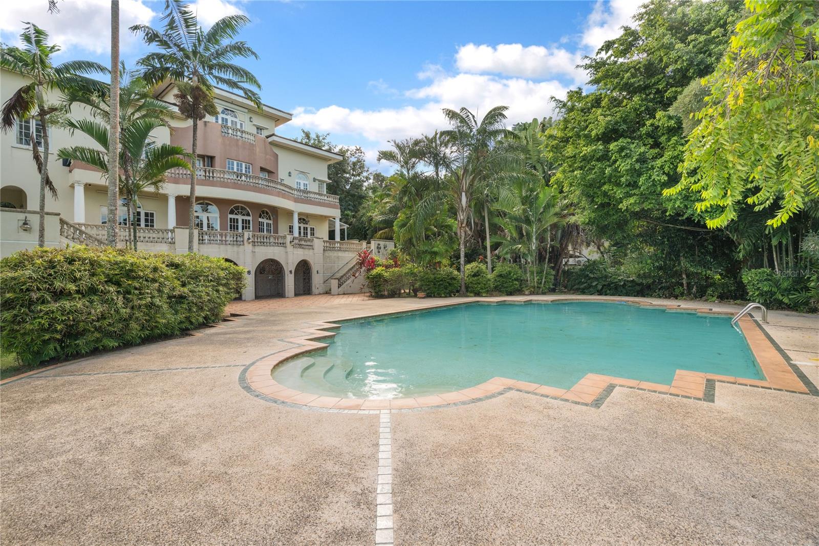 PR9118890 Property Photo