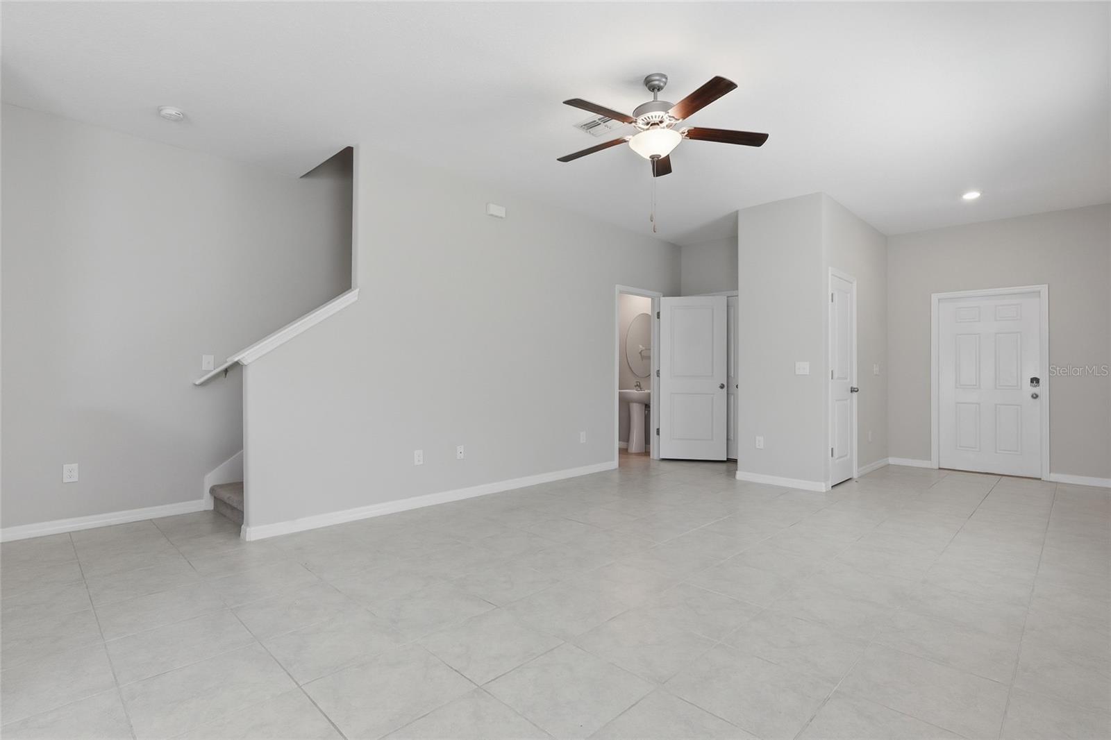 TB8470104