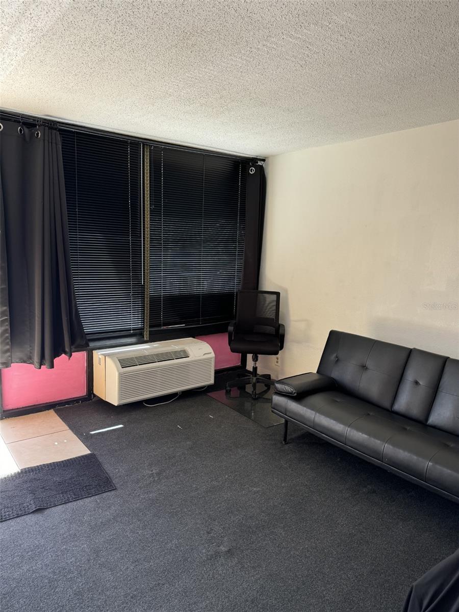 O6377894 Property Photo