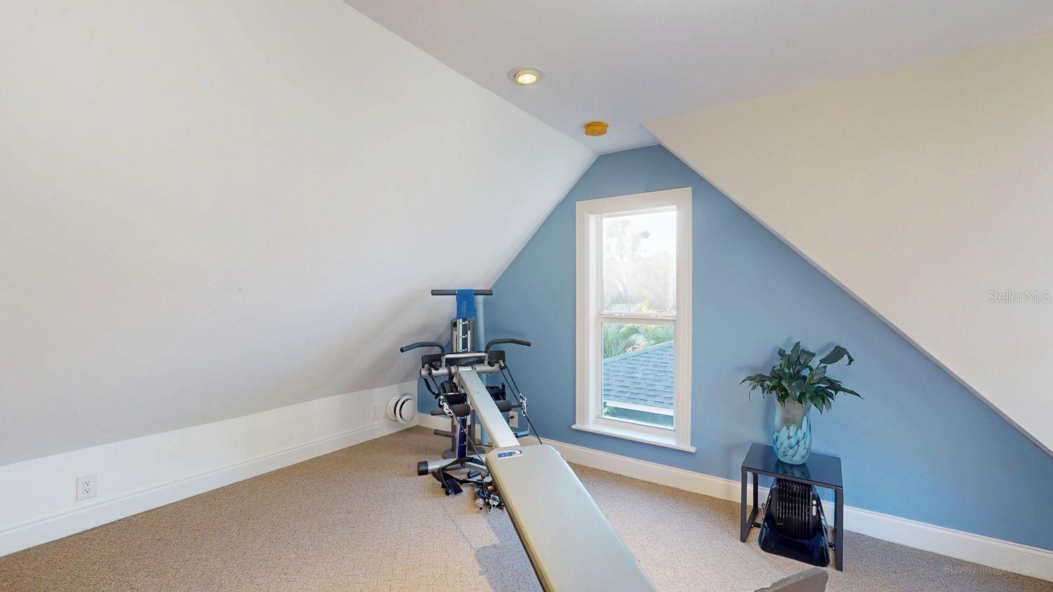 115 21ST AVE NE, ST PETERSBURG, FL, 33704