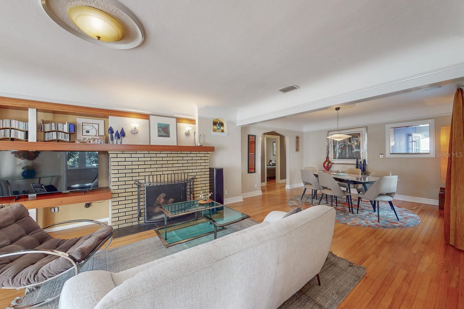 115 21ST AVE NE, ST PETERSBURG, FL, 33704