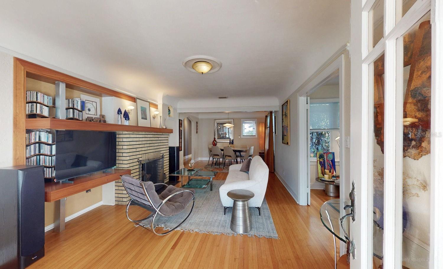 115 21ST AVE NE, ST PETERSBURG, FL, 33704