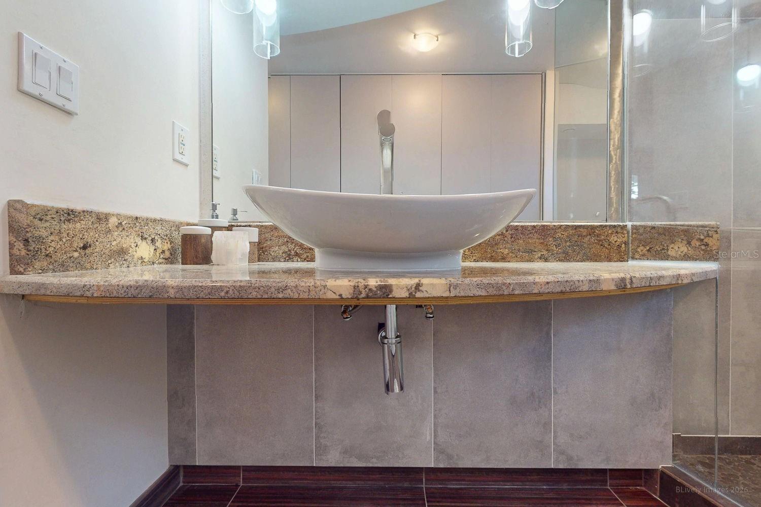 115 21ST AVE NE, ST PETERSBURG, FL, 33704