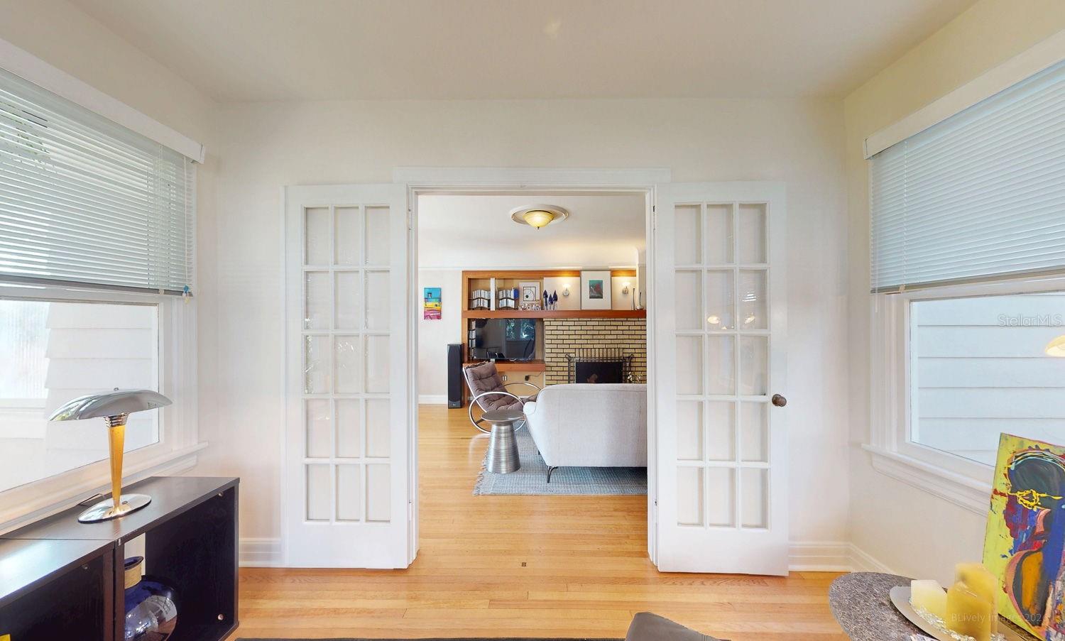 115 21ST AVE NE, ST PETERSBURG, FL, 33704