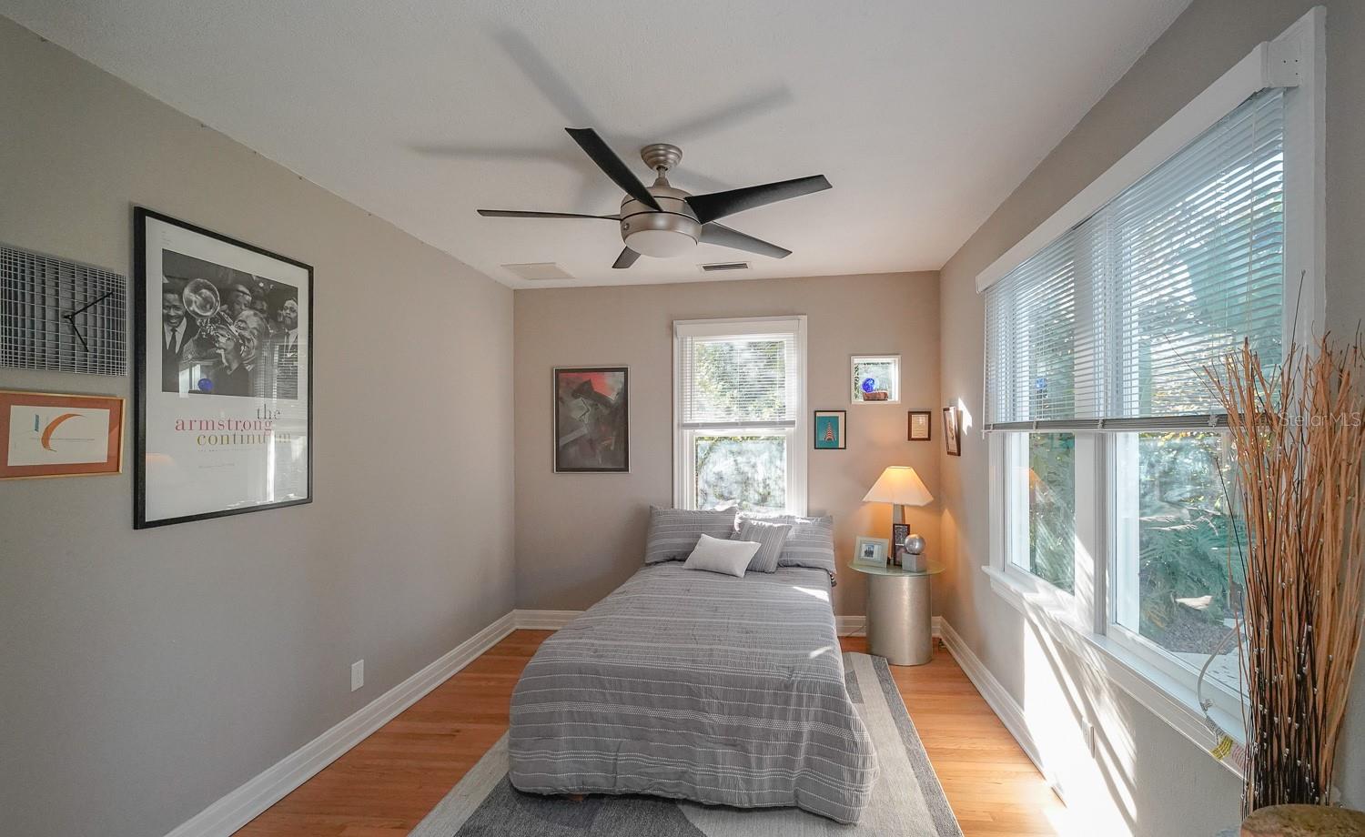 115 21ST AVE NE, ST PETERSBURG, FL, 33704