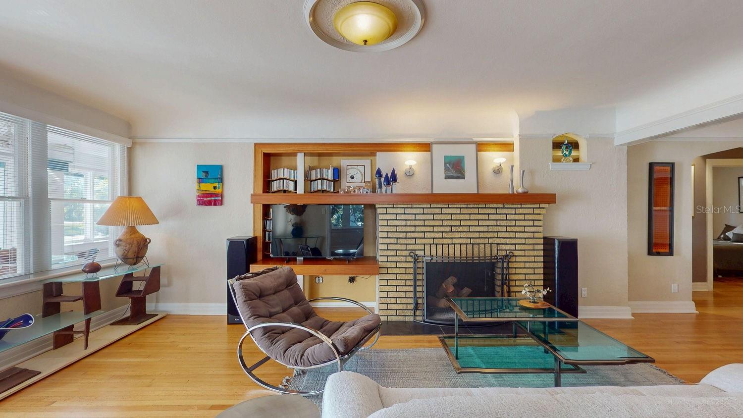 115 21ST AVE NE, ST PETERSBURG, FL, 33704