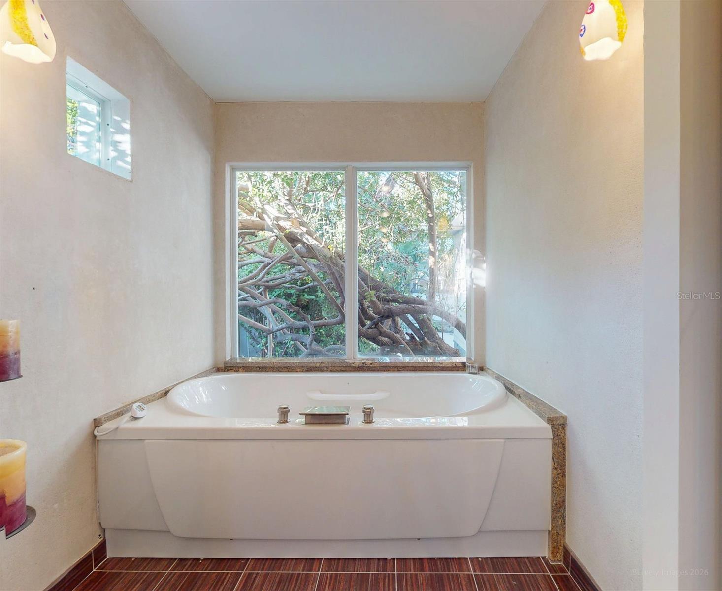 115 21ST AVE NE, ST PETERSBURG, FL, 33704