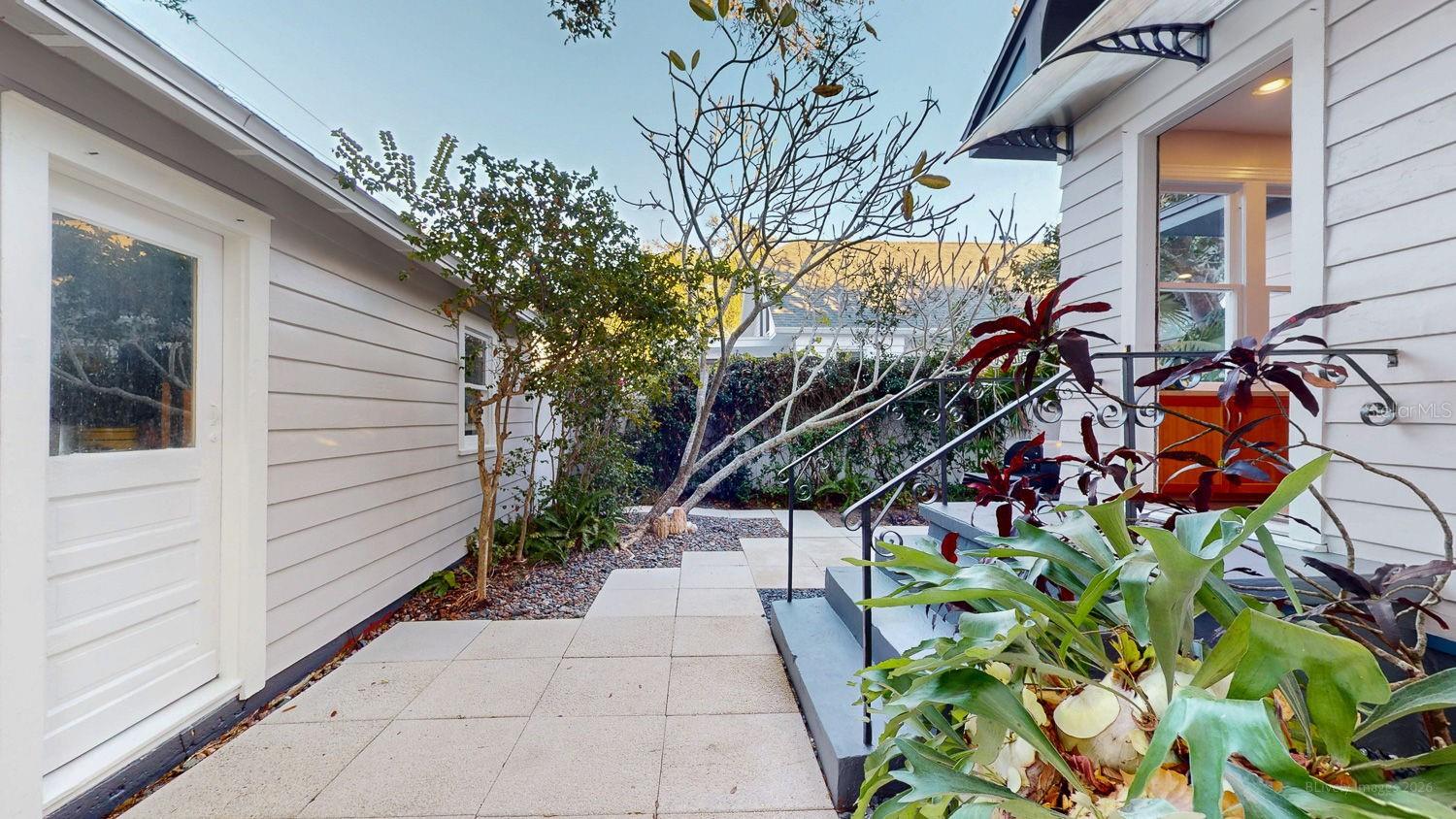 115 21ST AVE NE, ST PETERSBURG, FL, 33704