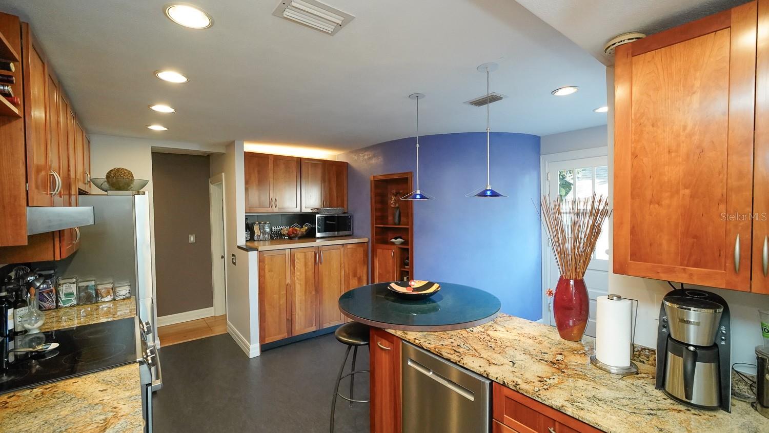 115 21ST AVE NE, ST PETERSBURG, FL, 33704