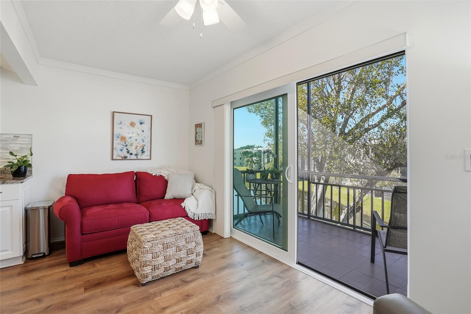 Stunning views inside and on the balcony of the lake.