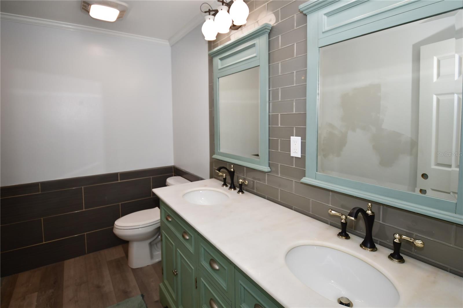 6690 BURNING TREE DR, SEMINOLE, FL, 33777