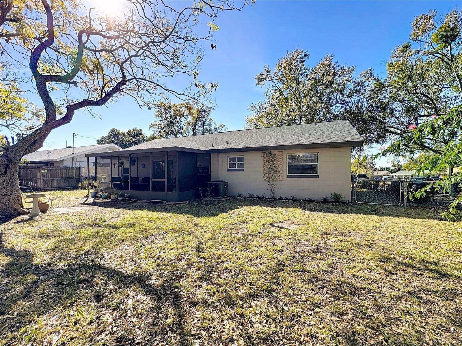 220 E LAWSON DR, AUBURNDALE, FL, 33823