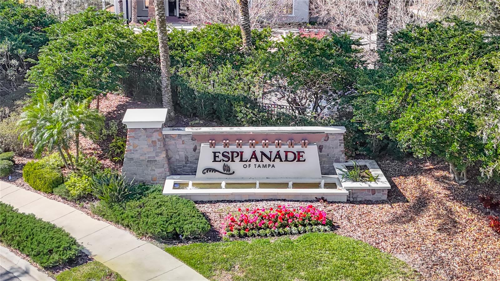 8613 GRAND ALBERATO RD, TAMPA, FL, 33647