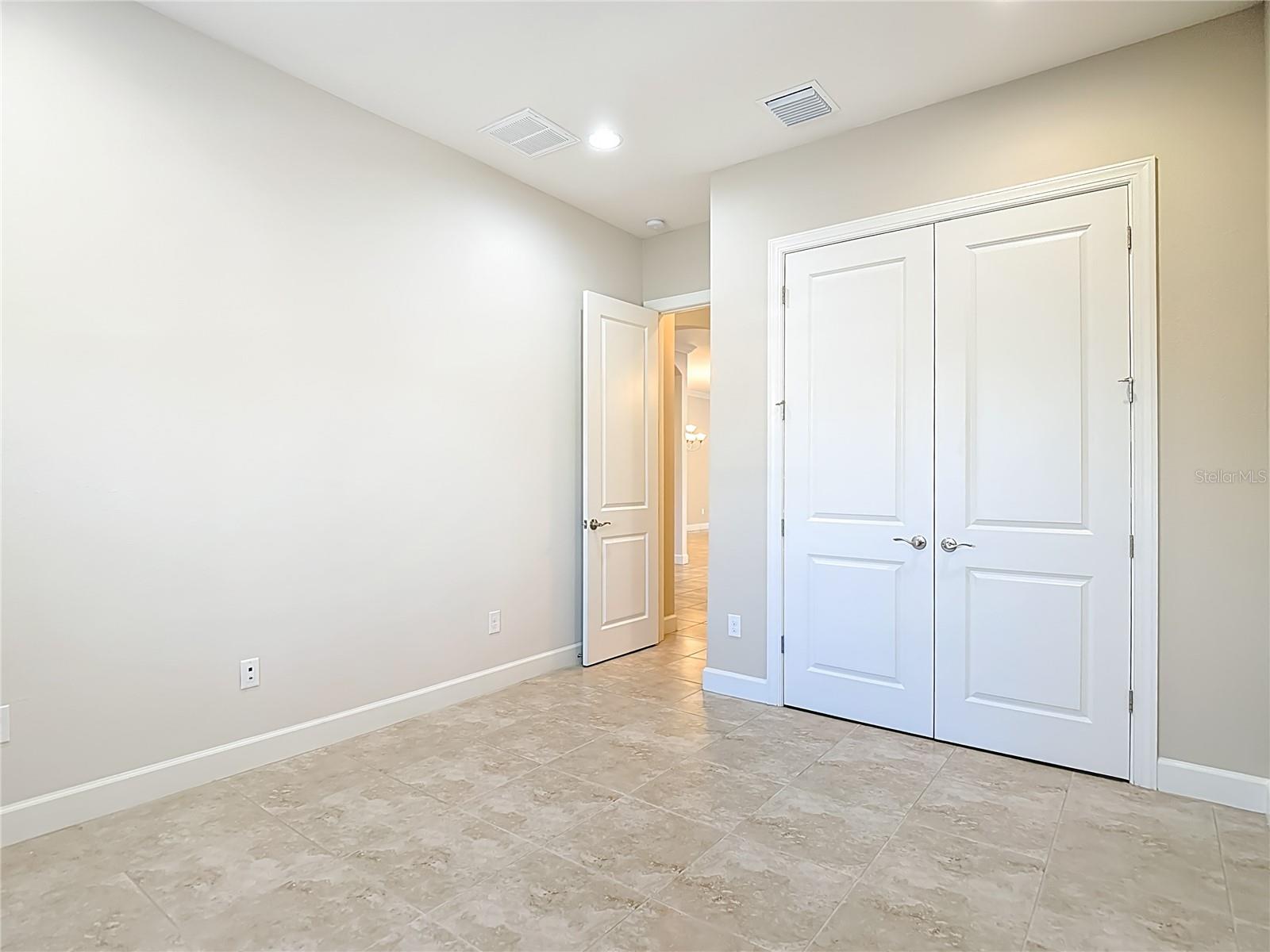 8613 GRAND ALBERATO RD, TAMPA, FL, 33647