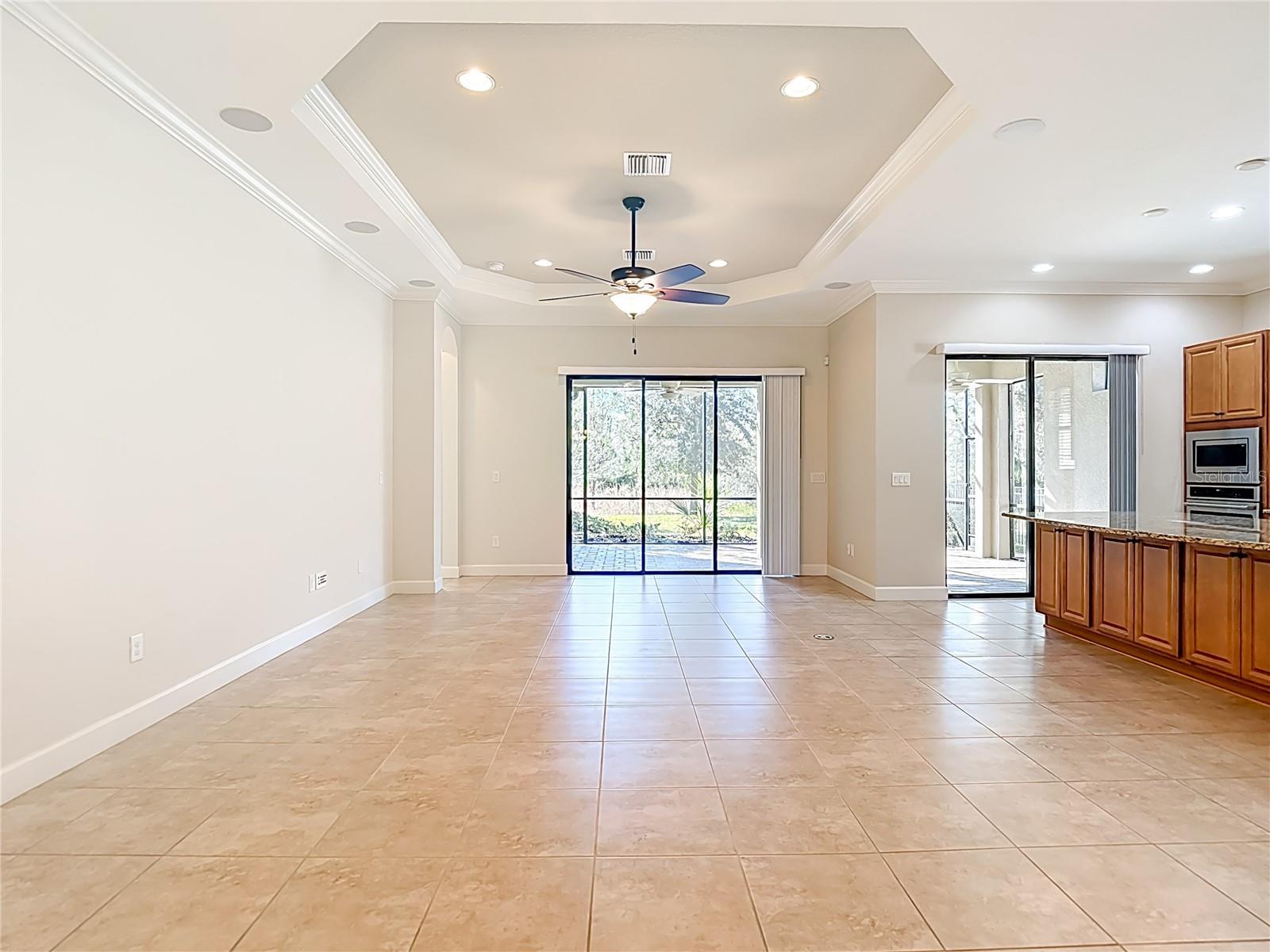 8613 GRAND ALBERATO RD, TAMPA, FL, 33647